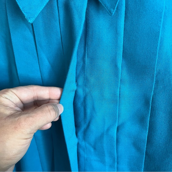 3/$40 Vintage size 18 Lady Manhattan Button Down Blouse - Picture 4 of 7